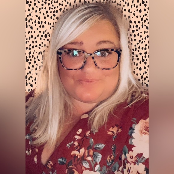 Meet your posher Emily - Picture 1 of 1